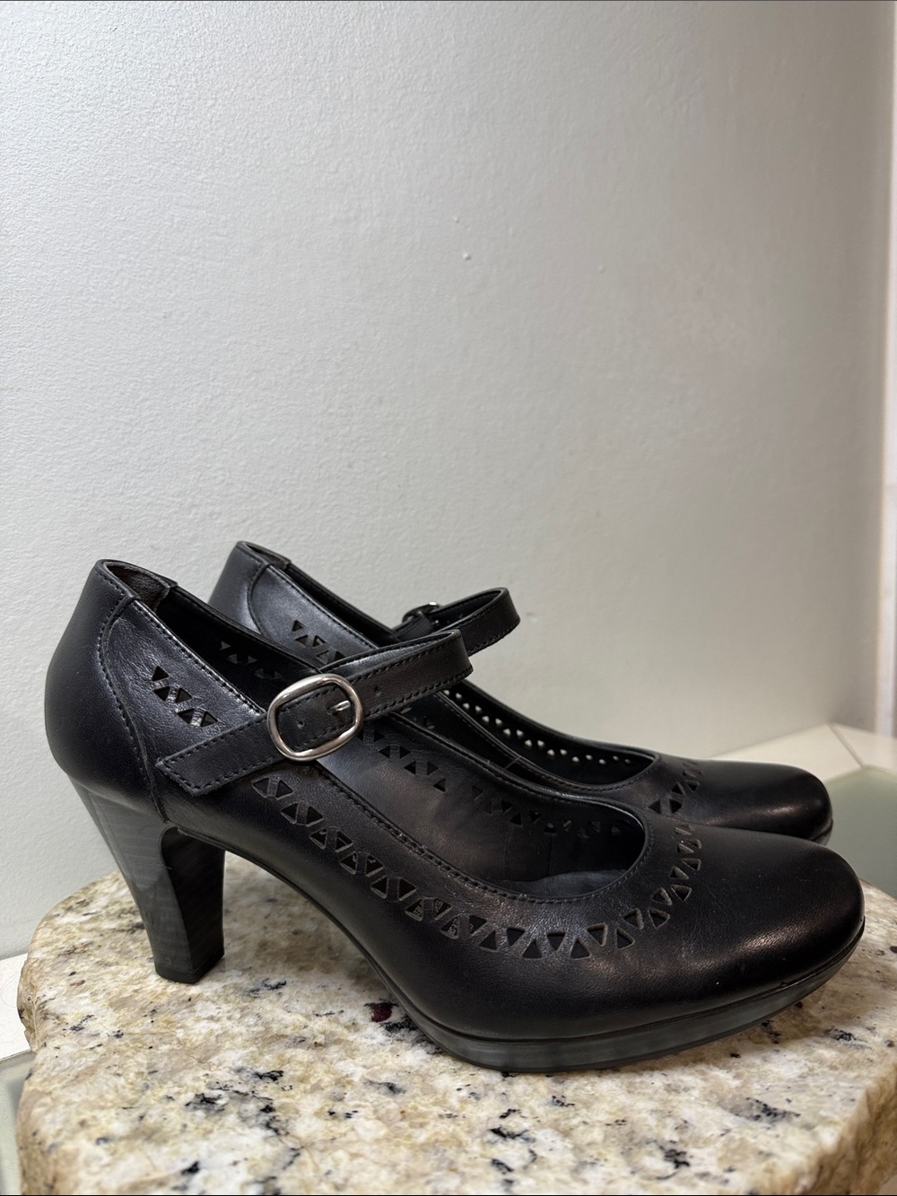Flexi Classic Black Leather Mary Jane Heel Perforated Detail School Girl Sz 9.5